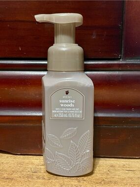White Barn Sunrise Woods Foaming Hand Soap - Beige